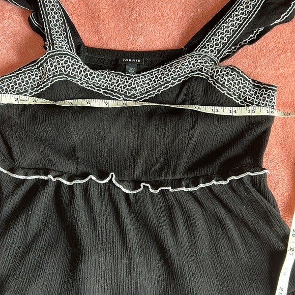 Torrid Boho Black & White Top size 00 - Picture 4 of 5